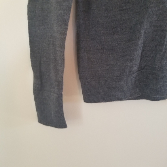 Banana Republic Merino Wool Lightweight Heathered Grey Turtleneck Size XS - Picture 3 of 6